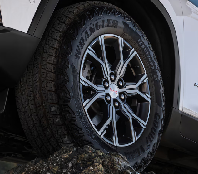 DARK MACHINED ALUMINUM WHEELS