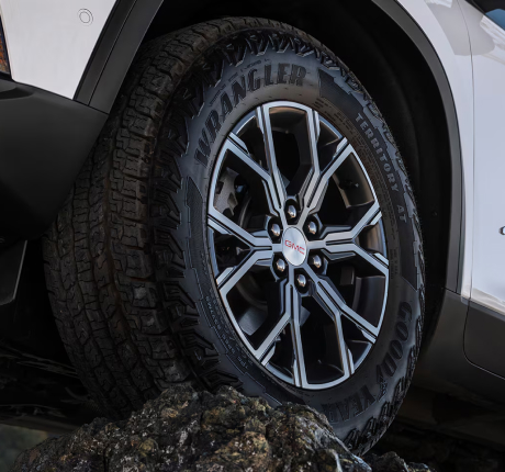 DARK MACHINED ALUMINUM WHEELS