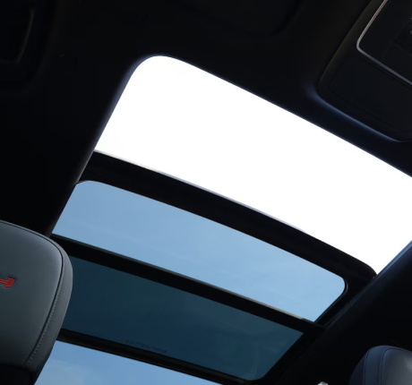 AVAILABLE PANORAMIC SUNROOF